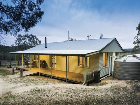 Lavender Vale Cottage - Accommodation Brisbane 0