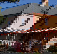 Meredith House And Mews - Accommodation Brisbane