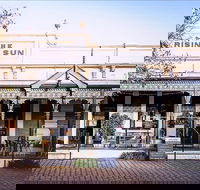 The Rising Sun Hotel - Accommodation Brisbane