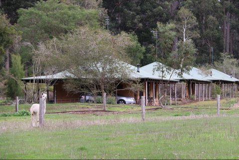 Treenbrook Cottages - Accommodation Brisbane 0