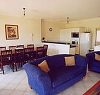 A Beachfront Villa Rockingham - Accommodation Brisbane
