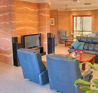 Gladstone Earth and Sea - Accommodation Brisbane