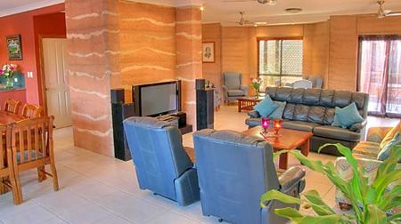Gladstone Earth And Sea - Accommodation Brisbane 0