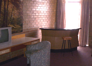 Red Castle Motor Inn - Accommodation Brisbane 0
