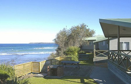 Berrara Beach Holiday Chalets - Accommodation Brisbane 0