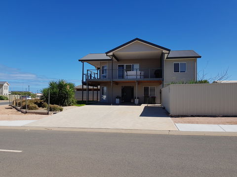 Agape Holiday Home - Accommodation Brisbane 0