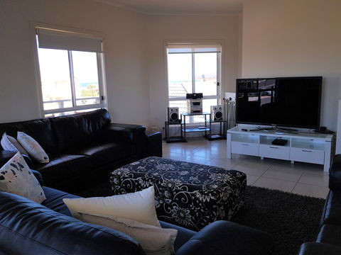 Agape Holiday Home - Accommodation Brisbane 2