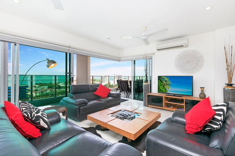 Beachlife Sands 3 Bedroom Harbour View Apartment - Accommodation Brisbane 1
