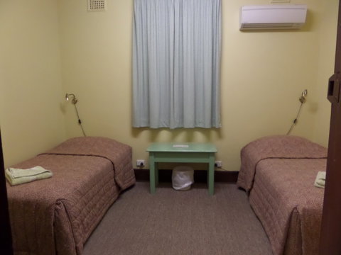 Binnaway Rail Heritage Barracks - Accommodation Brisbane 1