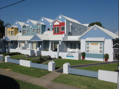 Bluedock Apartments - Accommodation Brisbane 0