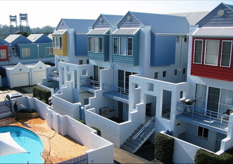 Bluedock Apartments - Accommodation Brisbane 1