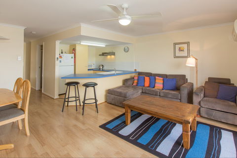 Clementines (South Point 3/17) - Accommodation Brisbane 1