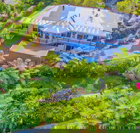 Cloud 9 Cliff Top Eagle Heights - Accommodation Brisbane