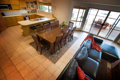 Limestone Ridge - Holiday House - Accommodation Brisbane 2