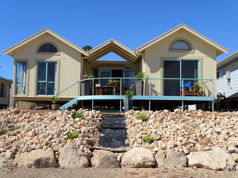 Telly's At Palm Cove - Accommodation Brisbane 0