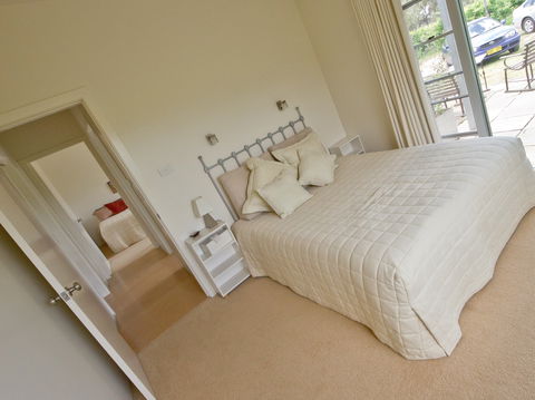 Tinnies At Back Creek Vineyard - Accommodation Brisbane 0