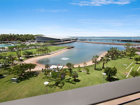 Akuna Waterfront - Accommodation Brisbane 0
