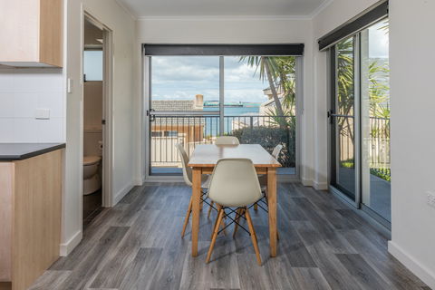 Bay 10 - Port Lincoln - Accommodation Brisbane 2
