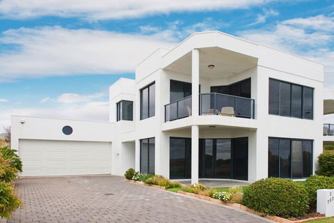 Bayside Beauty - Accommodation Brisbane 0