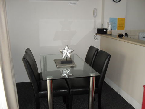 Beaches Serviced Apartments - Accommodation Brisbane 2