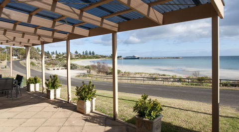 Cape View Cottage - Accommodation Brisbane 0