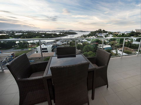 Curtis Central Apartments - Accommodation Brisbane 2