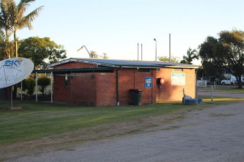 Grafton Greyhound Racing Club Caravan Park - Accommodation Brisbane 0
