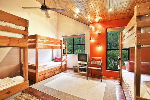 Indooroopilly - Accommodation Brisbane 1