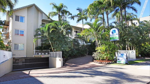 Mari Court Resort - Accommodation Brisbane 1