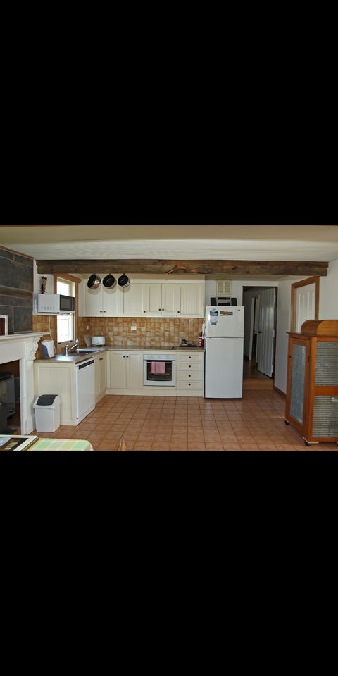 Stable Cottage - Accommodation Brisbane 2