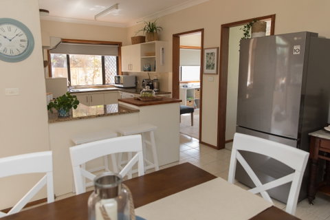 Taranaki Beach Unit - Accommodation Brisbane 0