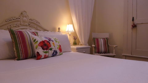 The Globe Inn - Accommodation Brisbane 0