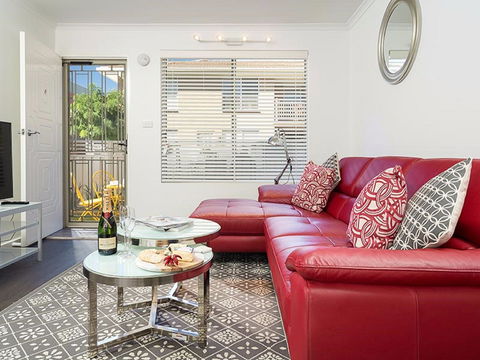 Understated Elegance - Affordable Luxury - Accommodation Brisbane 2