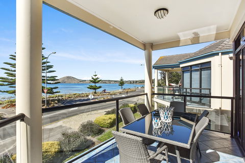 63 Franklin Parade - Accommodation Brisbane 0