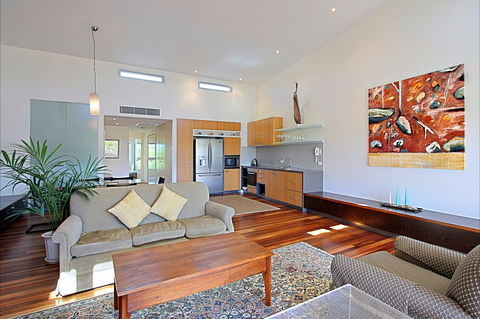 Beach Villa 17, East On Byron - Accommodation Brisbane 0