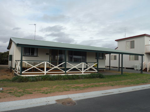 Beach Escape - Accommodation Brisbane 0