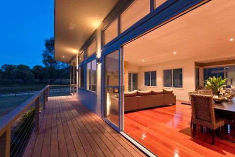 Blue  Cliff Retreat - Accommodation Brisbane 2