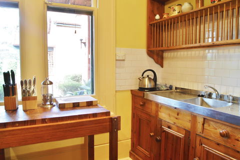 Buxton Manor - Garden And Loft Apartment - Accommodation Brisbane 2