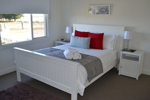 Calgary Accommodation & Killara Accommodation - Accommodation Brisbane 1