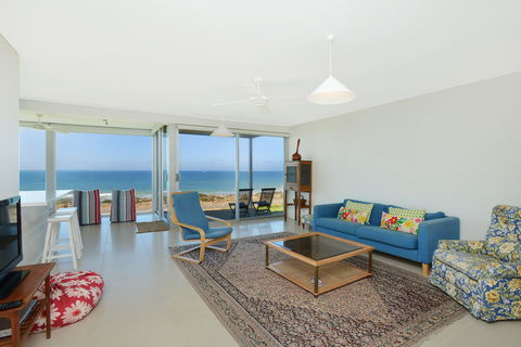 Chiton On The Rocks - Breathtaking Panoramic Coastal Views - Accommodation Brisbane 2