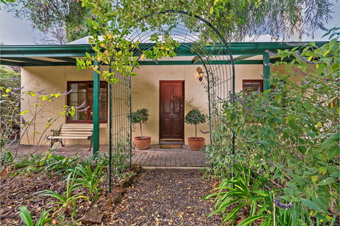 Country Pleasures Bed And Breakfast - Accommodation Brisbane 1