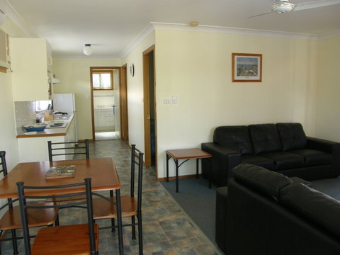 Dolphin Sands Holiday Villas - Accommodation Brisbane 2