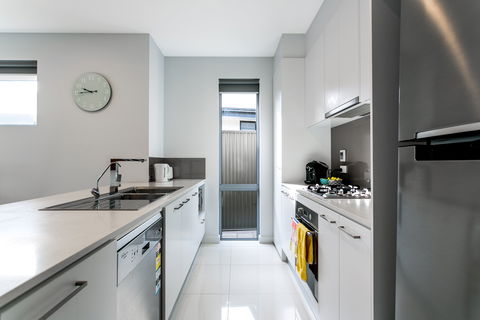 Ella House I - Accommodation Brisbane 1