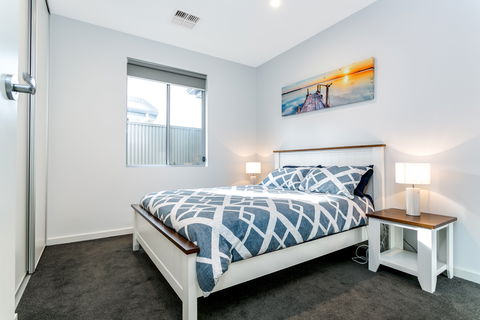Ella House I - Accommodation Brisbane 2