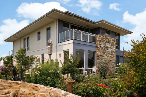 La Maison Du Vigneron B&B & Special Ocassion Dining - Accommodation Brisbane 0