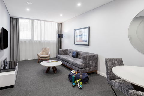 Meriton Suites North Sydney - Accommodation Brisbane 2