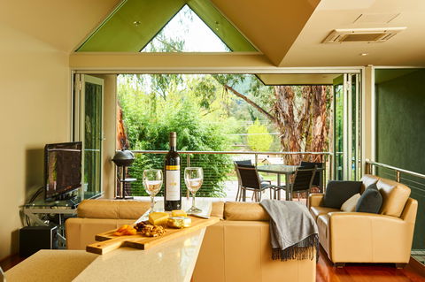 No. 6 Luxury Private Haven - Accommodation Brisbane 1