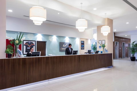Oaks Glenelg Plaza Pier Suites - Accommodation Brisbane 1