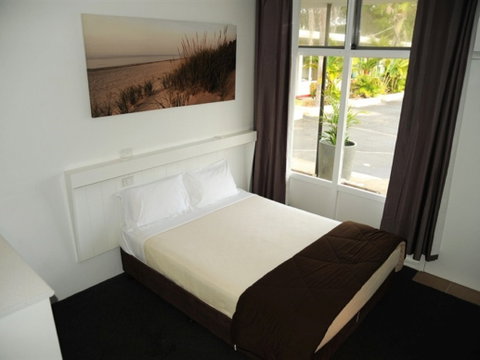 Park Beach Hotel Motel - Accommodation Brisbane 1