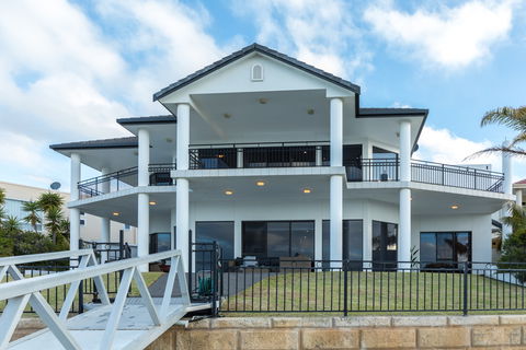 Port Lincoln Marina Luxury Escape - Accommodation Brisbane 1
